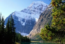 亚冬会｜冰雪运动引领冰雪经济成为新增长点2025-02-05.